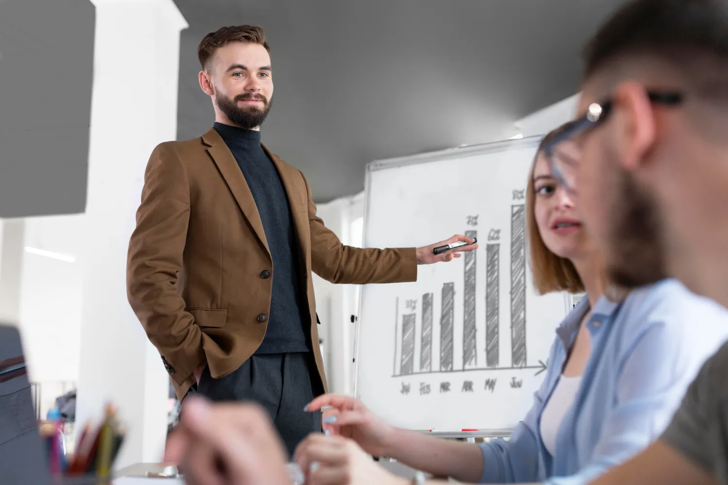 Tributação para empresas de coaching: como funciona e quais impostos incidem