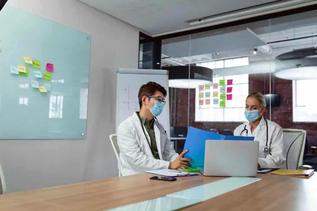 Abrir consultório médico ou usar coworking? Veja as diferenças contábeis