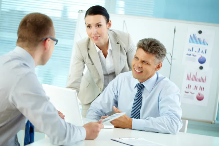 Como fazer o controle financeiro eficiente em clínicas com múltiplos profissionais